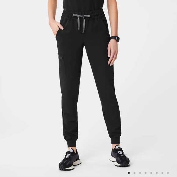 Figs Women's Black Jogger Pants in black size XL tall. - Picture 1 of 8